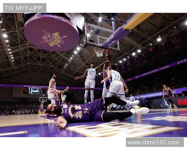 赛后分析:上海篮球队与北京篮球队的战术配合与表现评估 赛后分析:上海篮球队与北京篮球队的战术配合与表现评估