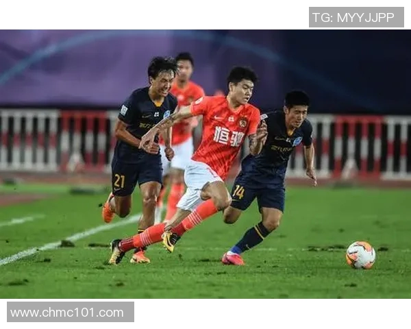 力帆迎战恒大争夺胜利期待精彩对决展现足球魅力与团队精神