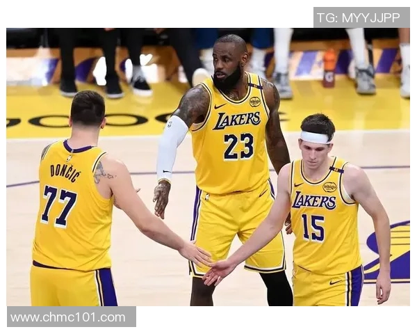 湖人对快船2013年10月30日精彩对决回顾与赛后分析 湖人对快船2013年10月30日精彩对决回顾与赛后分析