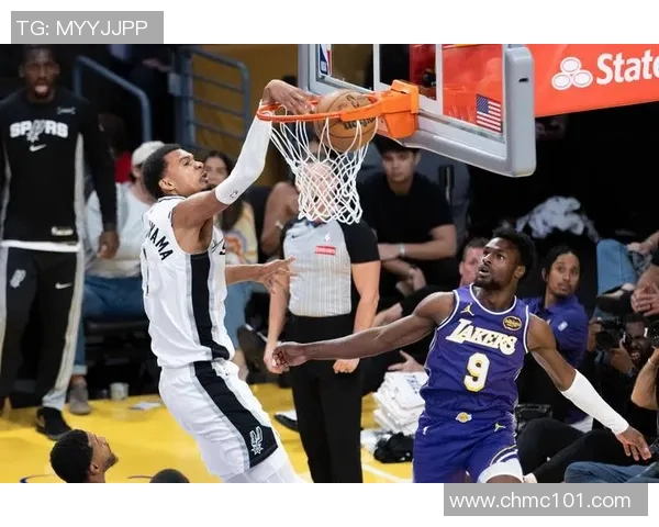 热火与马刺的巅峰对决回顾十二赛季NBA总决赛的激情与传奇 热火与马刺的巅峰对决回顾十二赛季NBA总决赛的激情与传奇